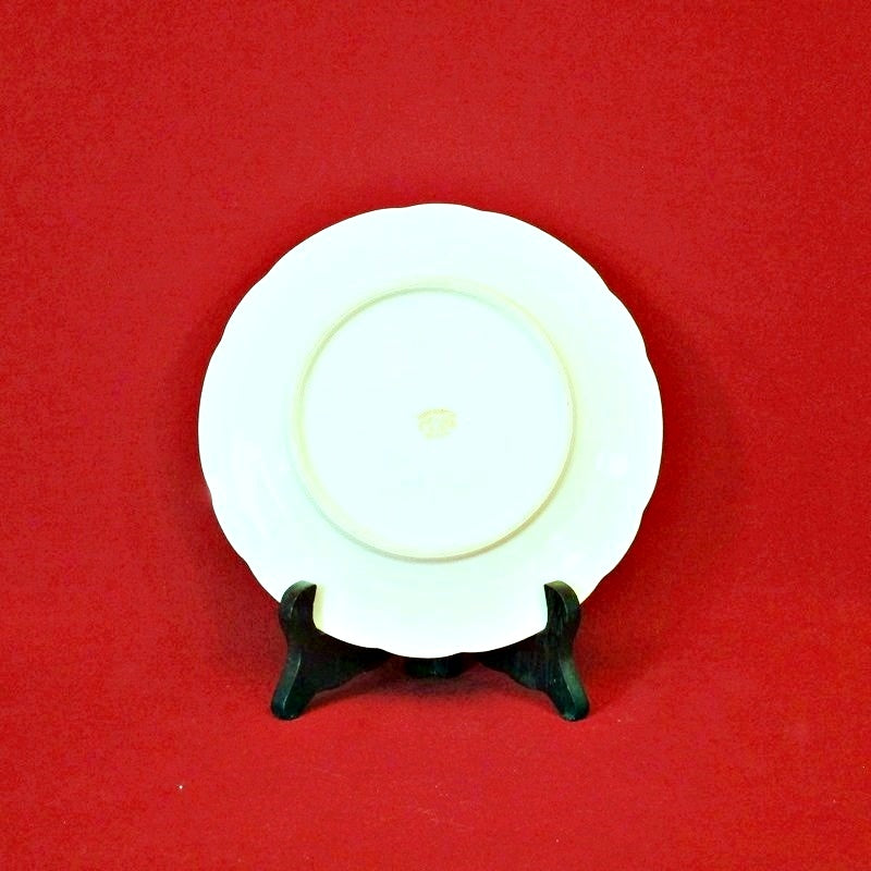 #collectible plates #floral design #porcelainart #finechina #craftsmanship #handpainted #redroses #scallopededge #goldtrim #stampedrosepattern #mintcondition #handpainted #redroses #vintageplates #scallopededge #goldtrim #collectiblechina #japaneseporcelain #antiquedinnerware #handcrafted #uniquedesign #vintagekitchenware #rosepattern #japanmade #finechina #decorativeplates #classicdinnerware