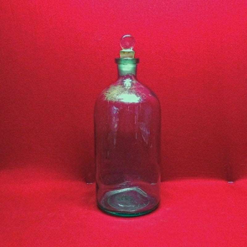 #VintageApothecary #PharmacyBottle #AntiqueBottles #VintageMedicines #CollectibleGlass #RetroPharmacy #HomeDecor #ApothecaryStyle #HerbalRemedies