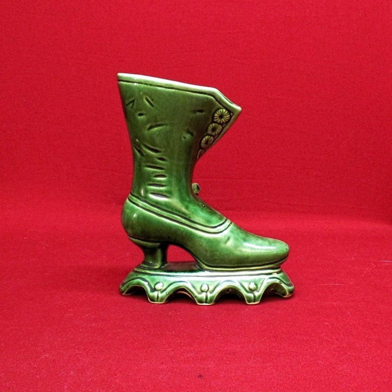 Step into Elegance Where Vintage Charm Meets Floral Beauty